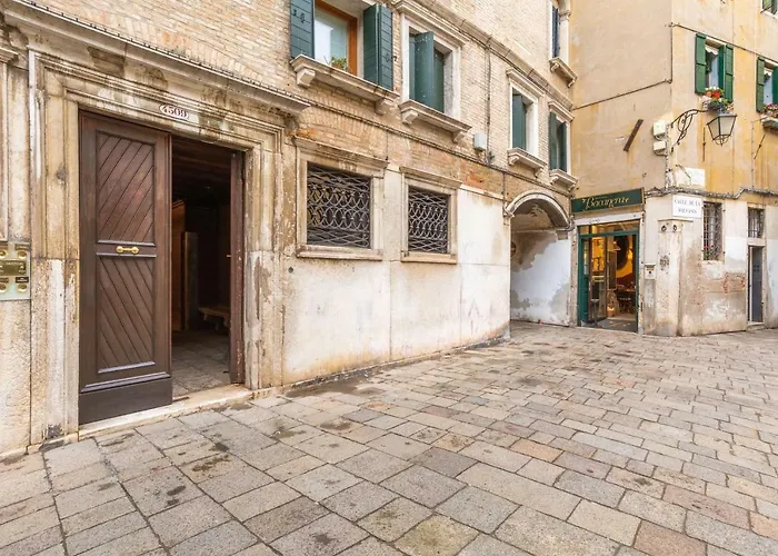 Ca' del Pozzo Loft Apartment